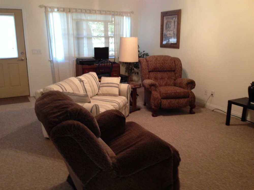 Pleasant Grove Farm Llc Hotel Lyons ภายนอก รูปภาพ